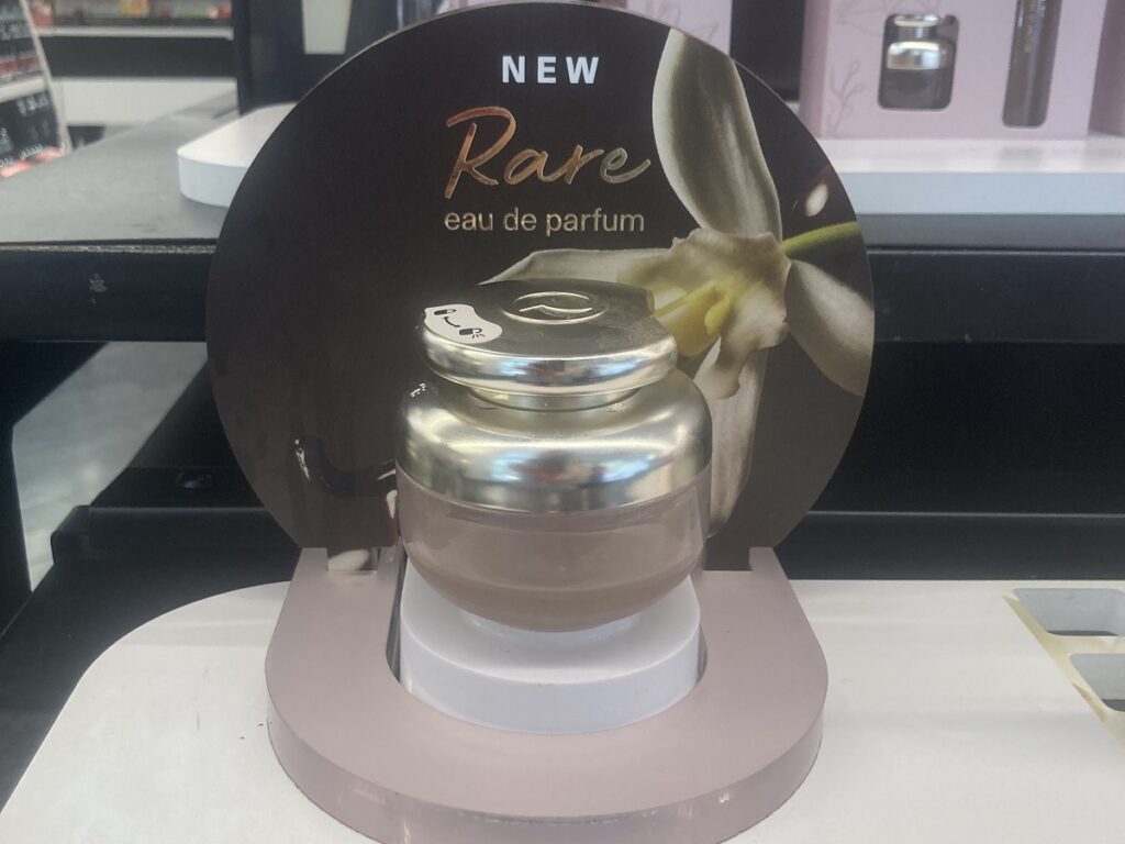 Rare Eau de Parfum 50mL ￥13,000（＄75）